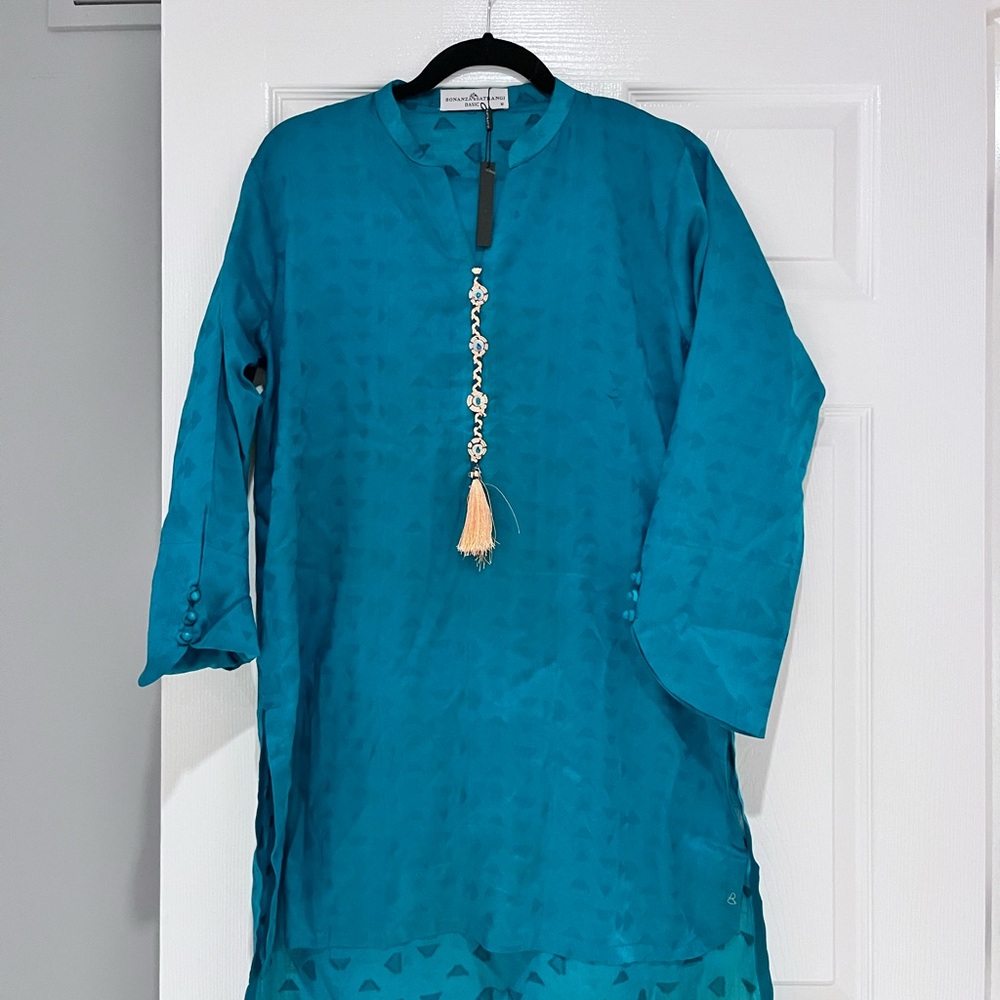Pakistani Indian shalwar kameez. Brand new
